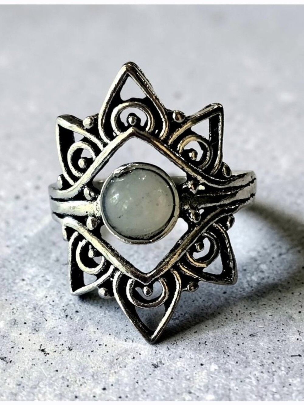 SCALLOPED BORDER SKY BLUE MOONS SUNBURST NEW SIZE 6 QUALITY TITANIUM SILVER RING